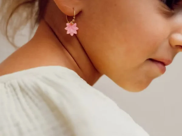 Boucles d’oreilles enfant Les Dahlias – rose pâle