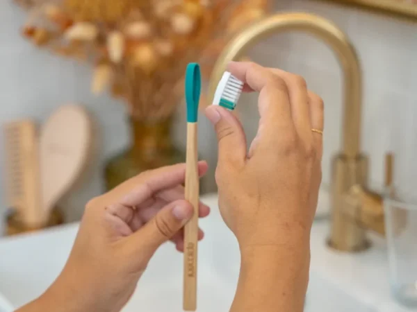 Pack 1 an — Brosse à dents en bois rechargeable